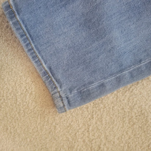 CAbi High Straight Light Wash Jeans Size 12 - Picture 15 of 16